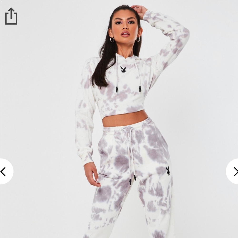 🔄 Playboy Grey Tie Dye Cropped Hoodie - Picture 3 of 7